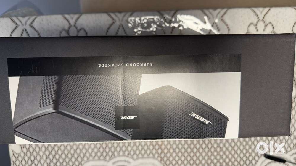 BOSE SURROND SPEARS SYSTEM