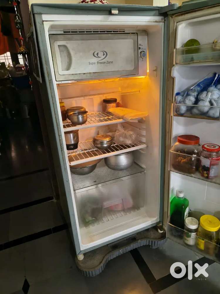 SAMSUNG REFRIGERATOR