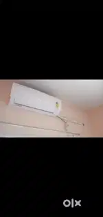 Lloyd 1.5 ton new ac within guarantee
