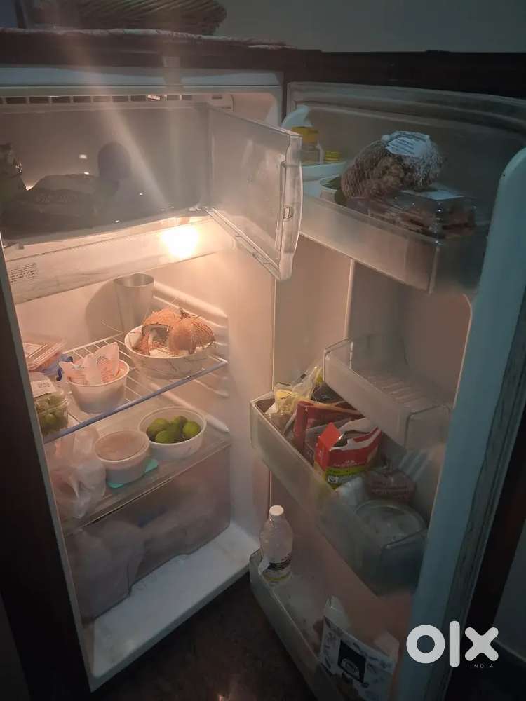 Samsung refrigerator single door at 3000/-