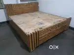 New king size bed having size 6/7.