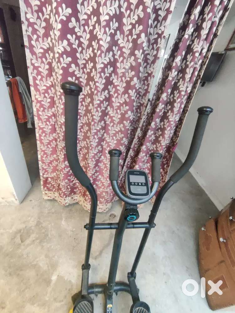 Cross trainer