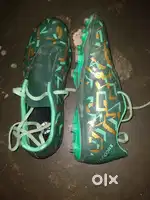 Football struts