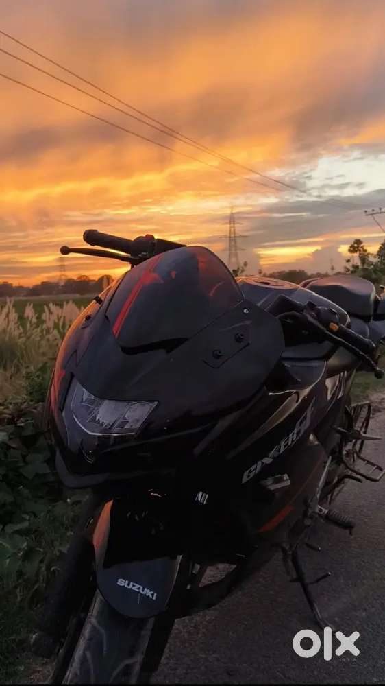 Gixxer SF Black 150cc