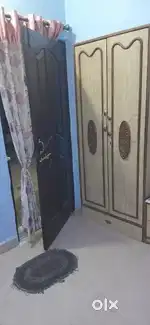 1 single room with late bath ( only for females)
