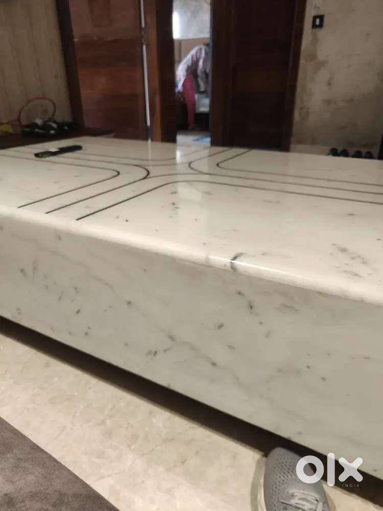A new  center table for sale