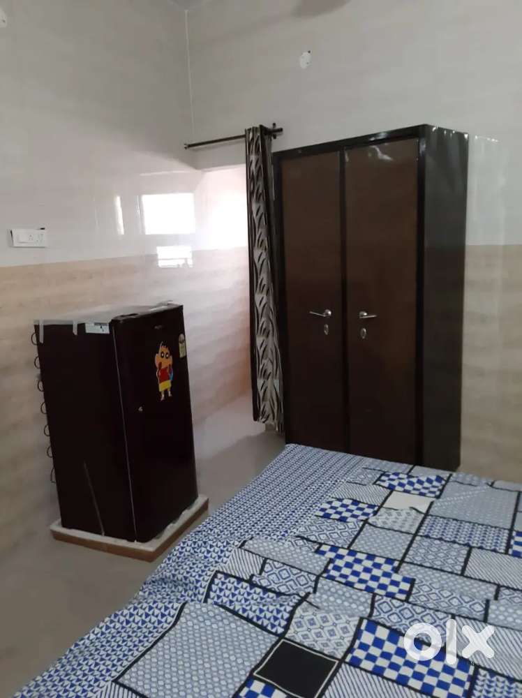 1rk rooms full furnishd indepdt kharar jhugia road near highway markit