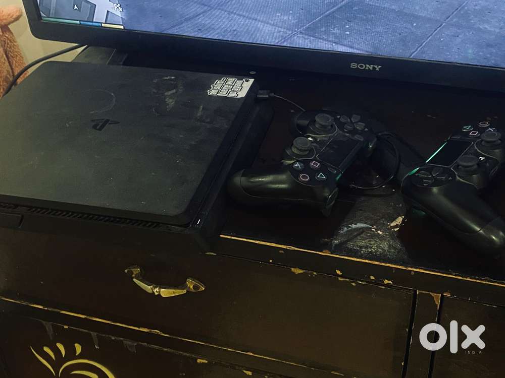 PlayStation 4 Slim 1TB