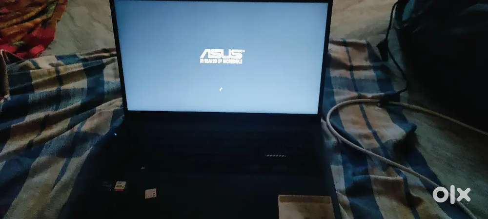 Asus vivobook laptop