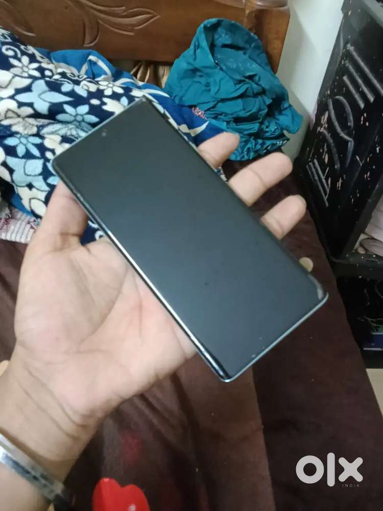 Motorola edge 50 fusion.. 5month old phone