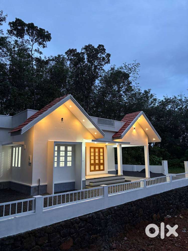 പാലാ - പൊൻകുന്നം റോഡിൽ , നിങ്ങൾ ആഗ്രഹിക്കുന്ന സ്വപ്‌ന ഭവനം