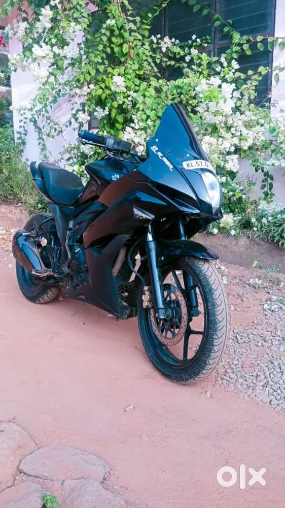 2017 gixer SF 155 
New insurance 
New polution 
New tyres
KM:52000