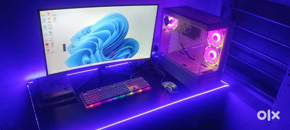 Emergency Sell..Smart gaming and trading pc with led light good work