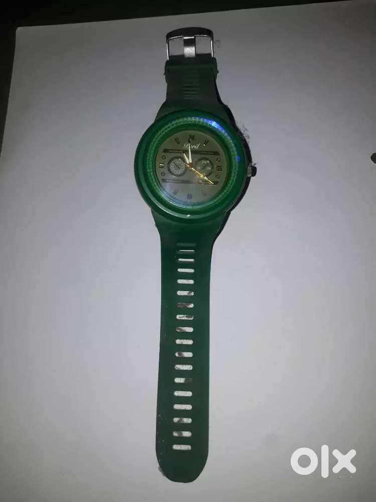 Stylish Green Analog Wrist Watch Perfect for Daily Wear