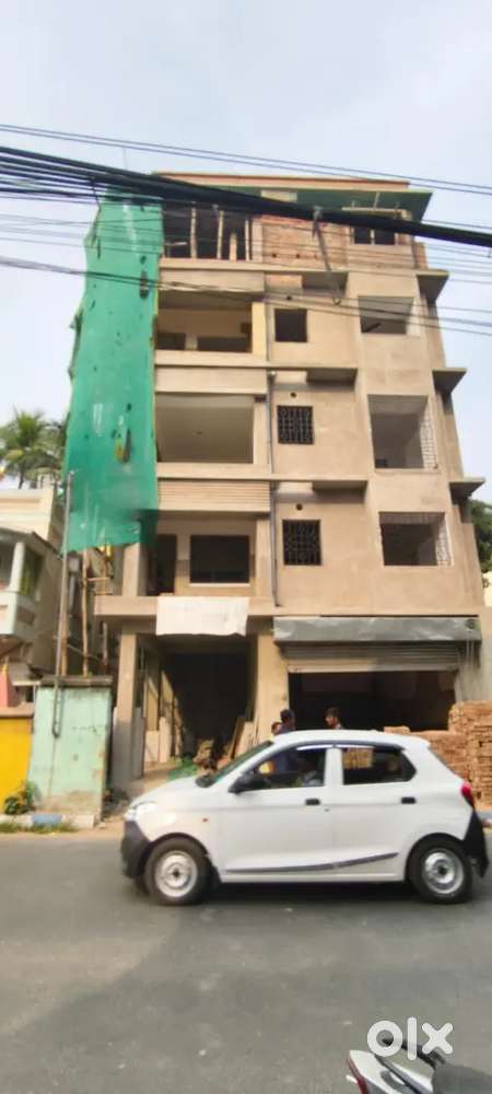 TOLLYGUNGE DHARAPARA ON ROAD 2BHK