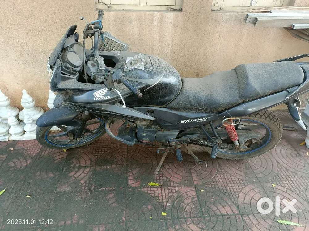 મારે ફોટામાં દર્શાવેલી ગાડી સેલ કરવાની છે