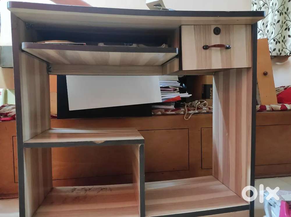 Computer Table for sale