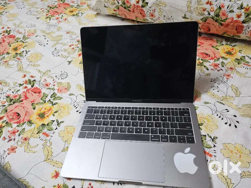 Apple MacBook Pro 2019 - 8GB - 256 GB - Intel i5 Chip - bought in 2022