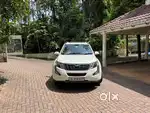 Mahindra XUV500 W10 2016