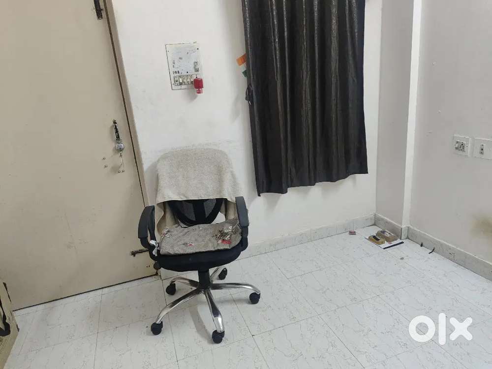 Looking for Bachelor room mate..