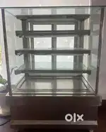 4 FT DISPLAY FRIDGE COUNTER FOR SALE