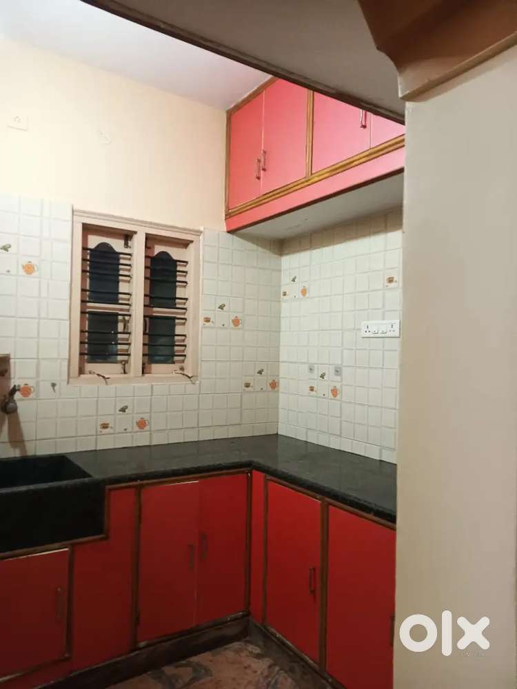 Looking for a Female room mate