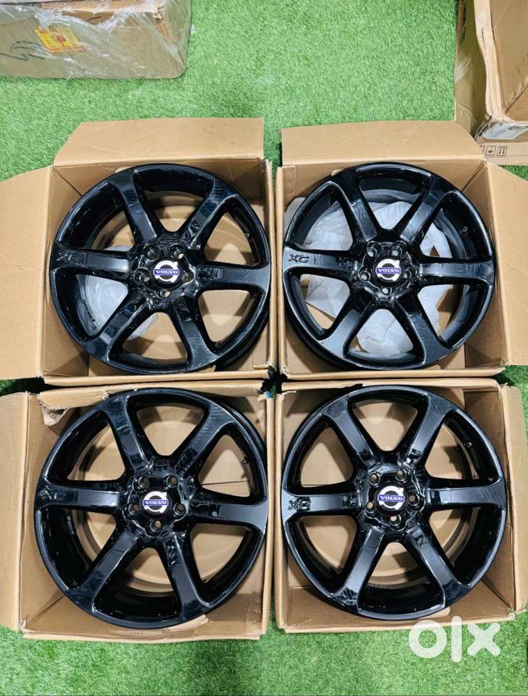 VOLVO ALLOY WHEELS 19 INCHES (EXCELLENT CONDITION)
