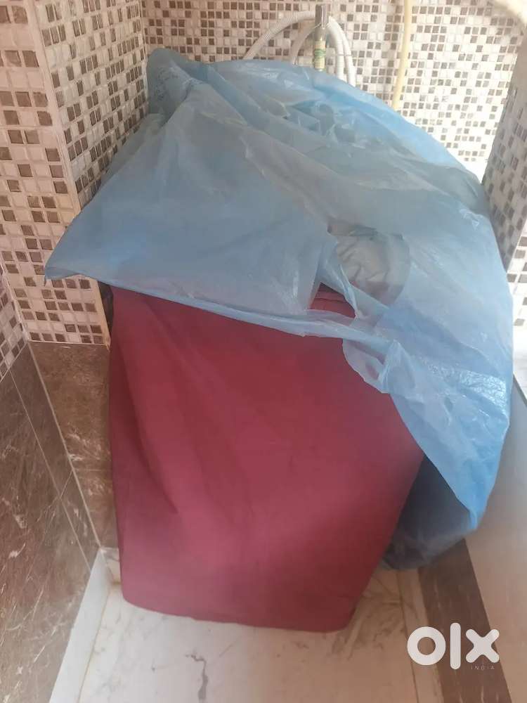 LG 7.2 kg semi automatic washing machine