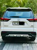 Toyota Innova Hycross 2023 Petrol 75000 Km Driven