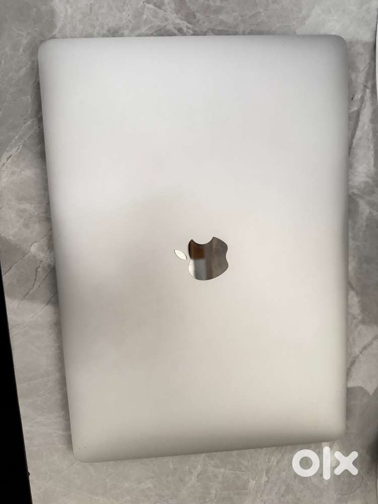 Macbook air 2020 i5 10 Gen flawless condition