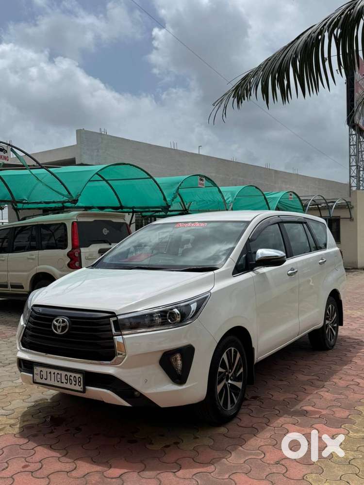 Toyota Innova Crysta 2022 Diesel 130000 Km Driven