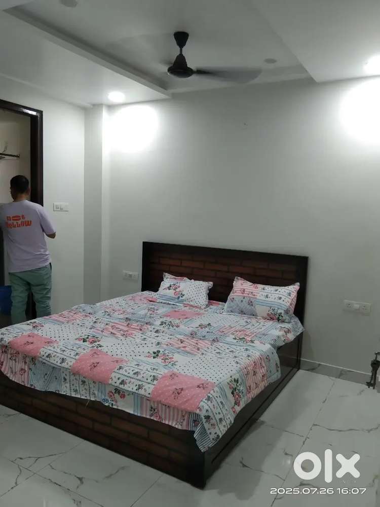 2 bhk fully furnished flate saket nagar