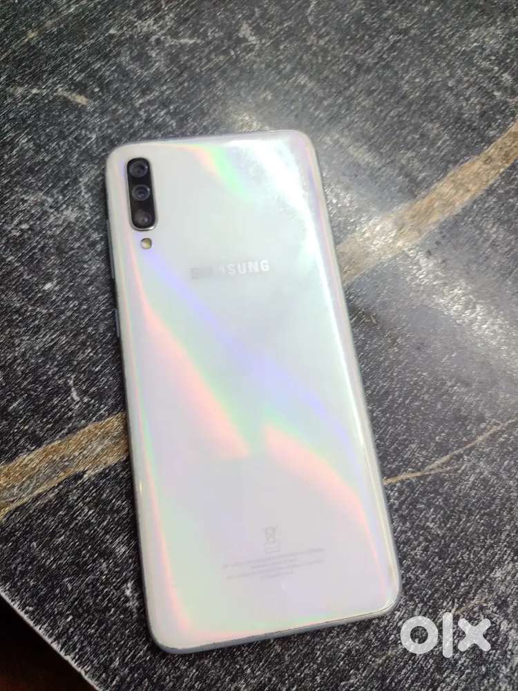 Sumsung  galaxy A70