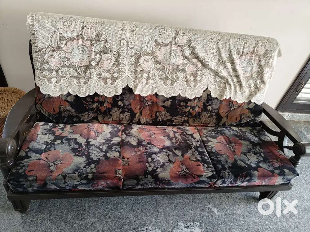 Teak Wood Furniture in excellent condition