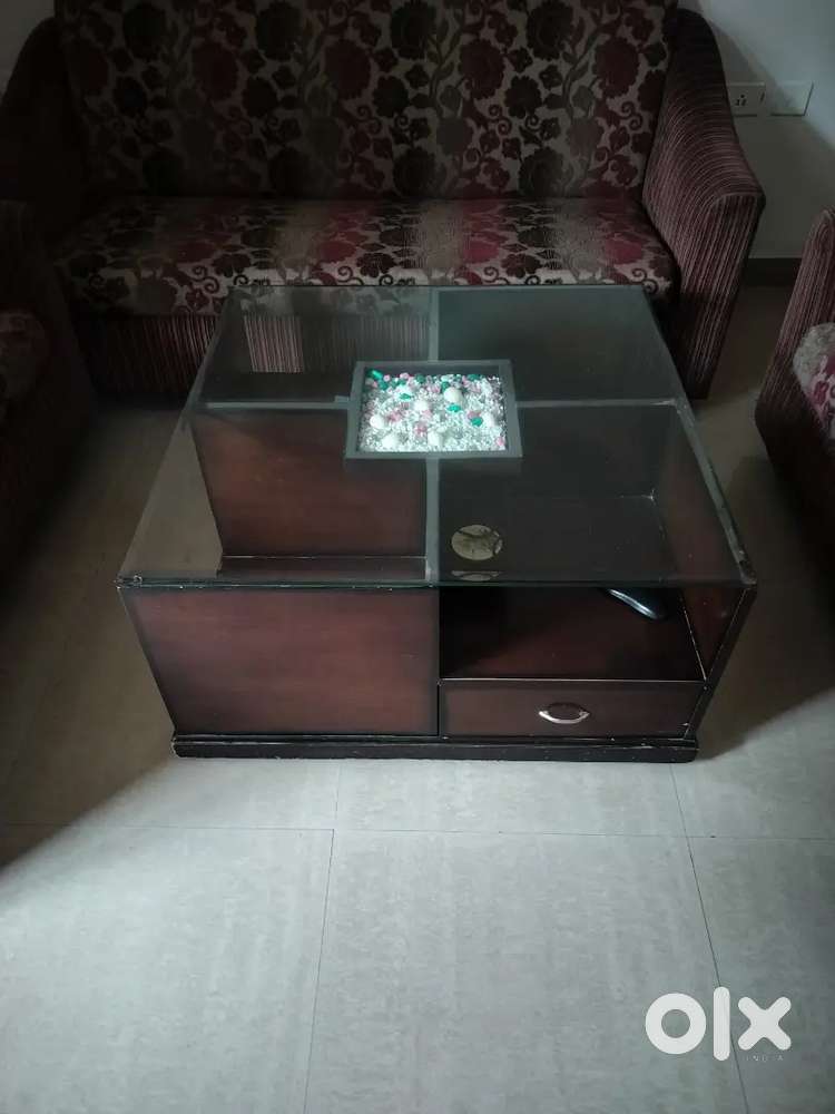7 seater sofa with Center table with attractive design