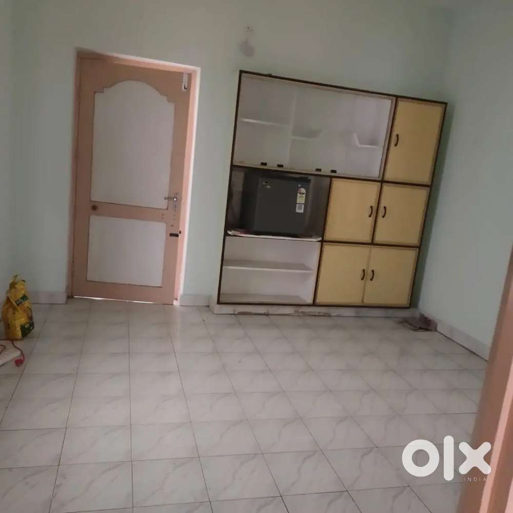 Room sharing for female