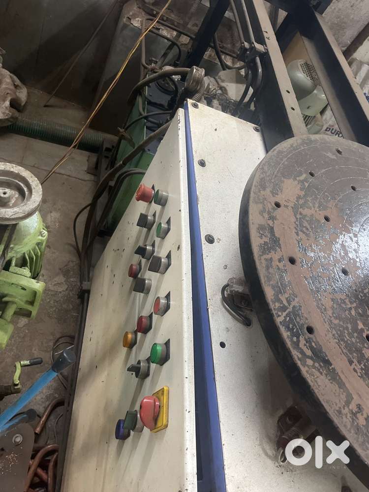 Pipe bending machine