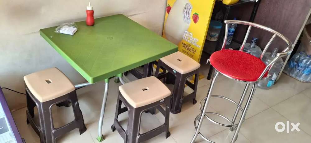 Foldable fibre table and four stools. 12 round led lights