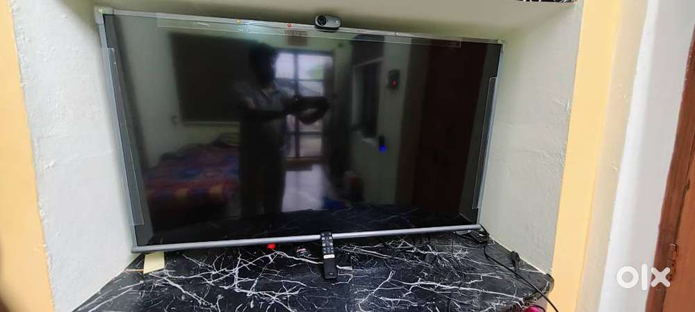 50 TCL TV 2 year old METAL BREZZLE with BOX