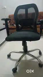 Adjustable chair for office use