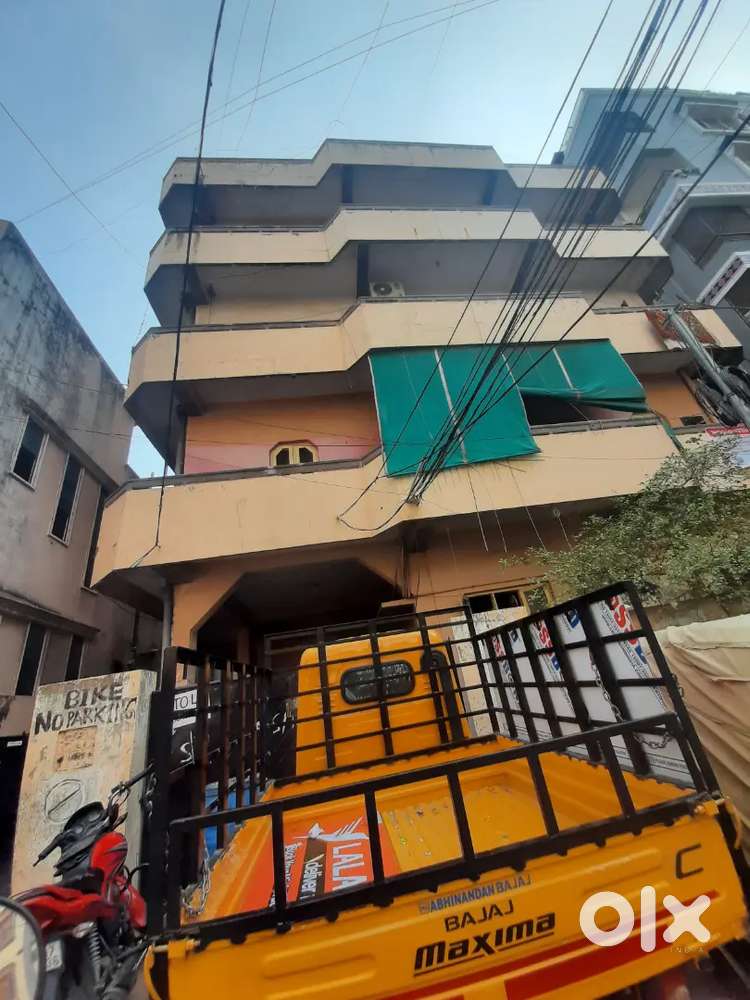 Flat for rent only for bachelors
