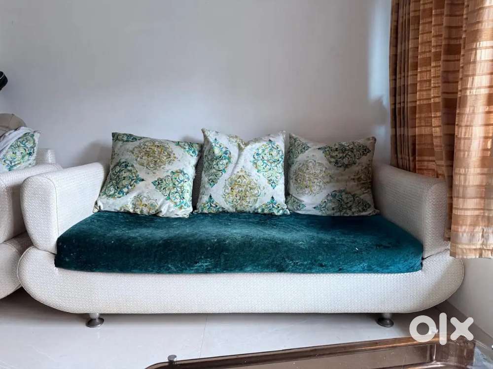 7 seater sofa set with center table