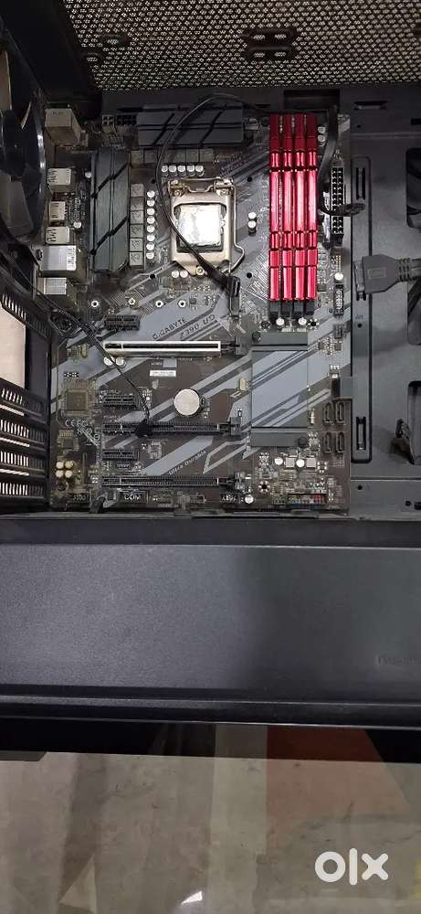 Intel i7 9th Gen (9700K) + 8GB DDR4 RAM 4 ram + Cooler Master Cabinet