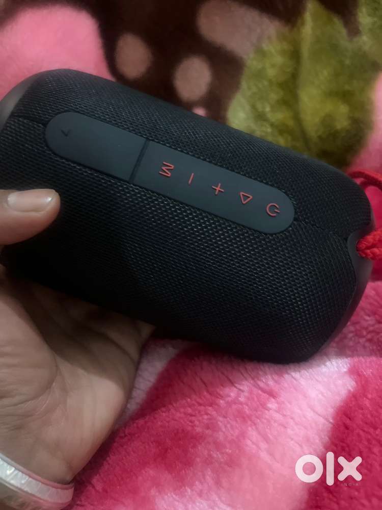 BOAT BRAND NEW SPEAKER