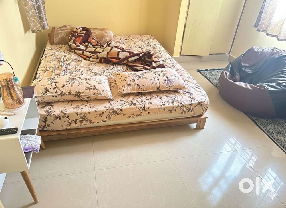 Urban clap 7 inch mattress and bed, big table