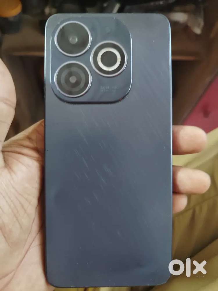 Itel , ram 8 ,128 ,abhi mobile khula bhi nahin Hai,charger sab okay