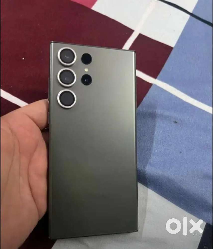 Selling my 6 months old Samsung. Need urgent money
