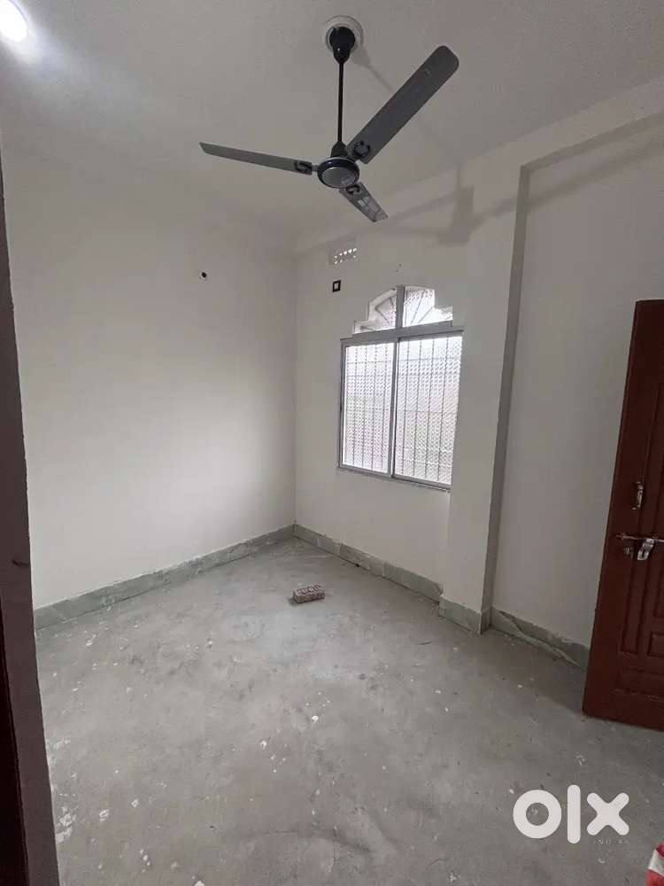 2 bhk semi furnished flat available for rent