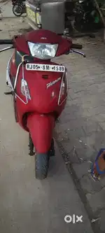 2012 model pleasure scooty Koi Kami nahin Hai