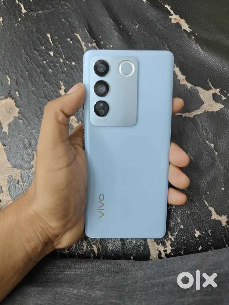 Vivo v27.    8/ 128